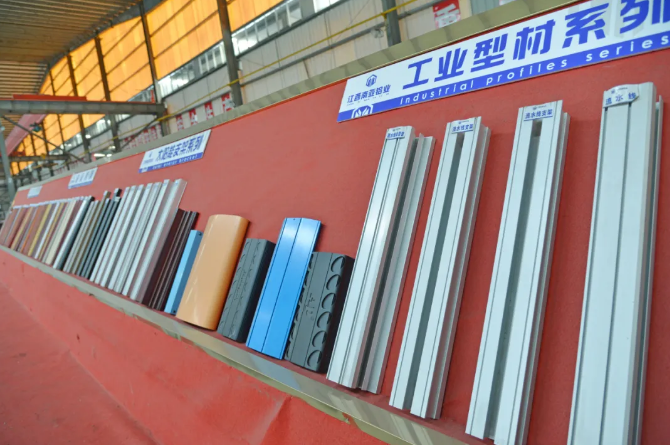 升級服務(wù) 合作共贏丨南亞鋁業(yè)與廣大客戶共克時艱！